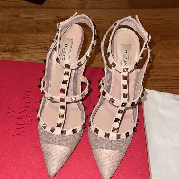 Valentino Garavani Shoes - Valentino Garavani Rockstud Lace Pump